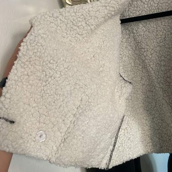 Black Teddy Jacket with Contrasting Cream Collar - Picture 3 of 4